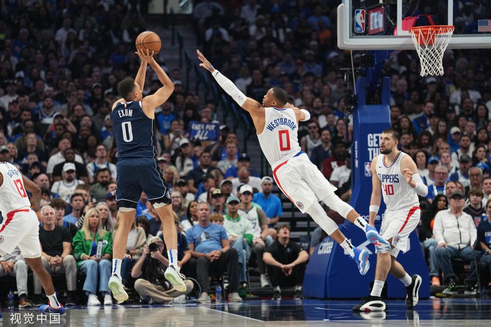 中国女足迎 中国女足迎