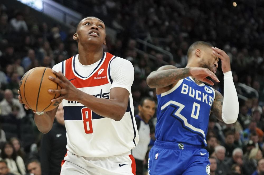 点球大战两扑点！多纳鲁马8次击球 成欧冠03-04赛季来首位击球超6次门将