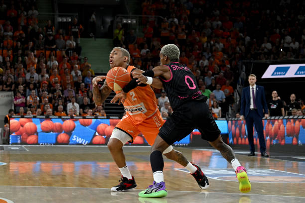 踢和维拉红军掉分 炮兵有机会缩小差距.