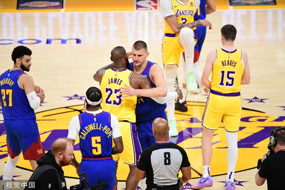 他们通过 他们通过